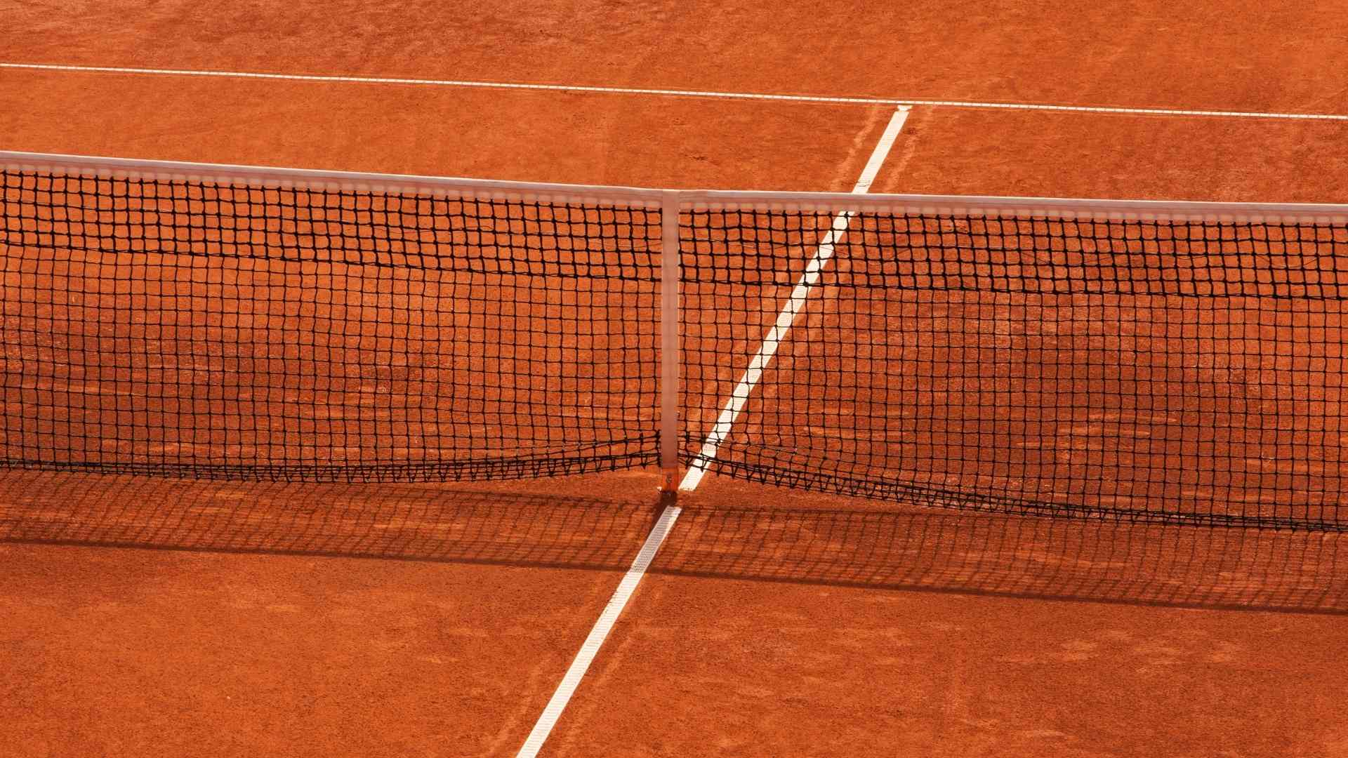clay tennis court